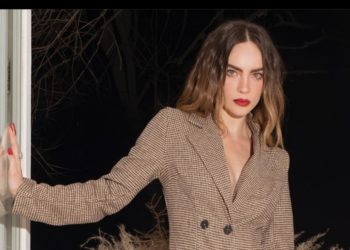 Belinda deja el país tras ruptura con Christian Nodal