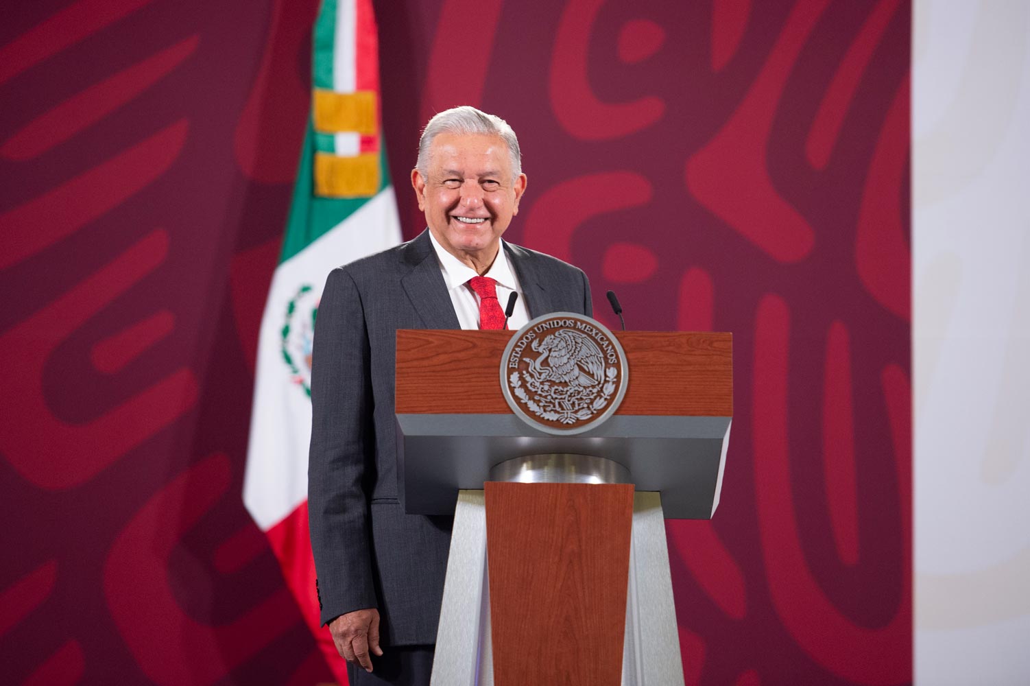 Puede alcanzar: AMLO anuncia seguro social para periodistas