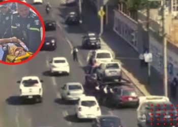 Atropella a policías para no ser multado en Ecatepec; su auto no circulaba