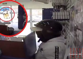 Video de momento en que Dr. Simi huye de asalto a farmacia