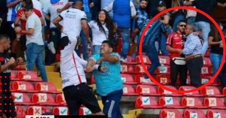 Verdadera historia de joven ciego abrazando a su abuelo