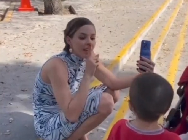 Difunden video donde Mariana Rodríguez regaña a niño