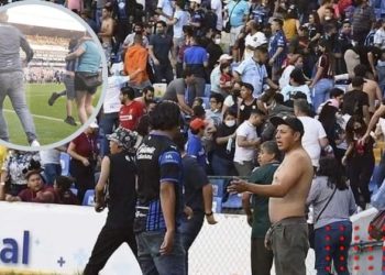 Niño del Querétaro salva a aficionada al regalarle camiseta