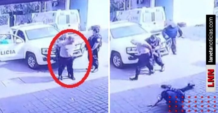 Reo despoja de arma y dispara a policía en traslado (VIDEO)