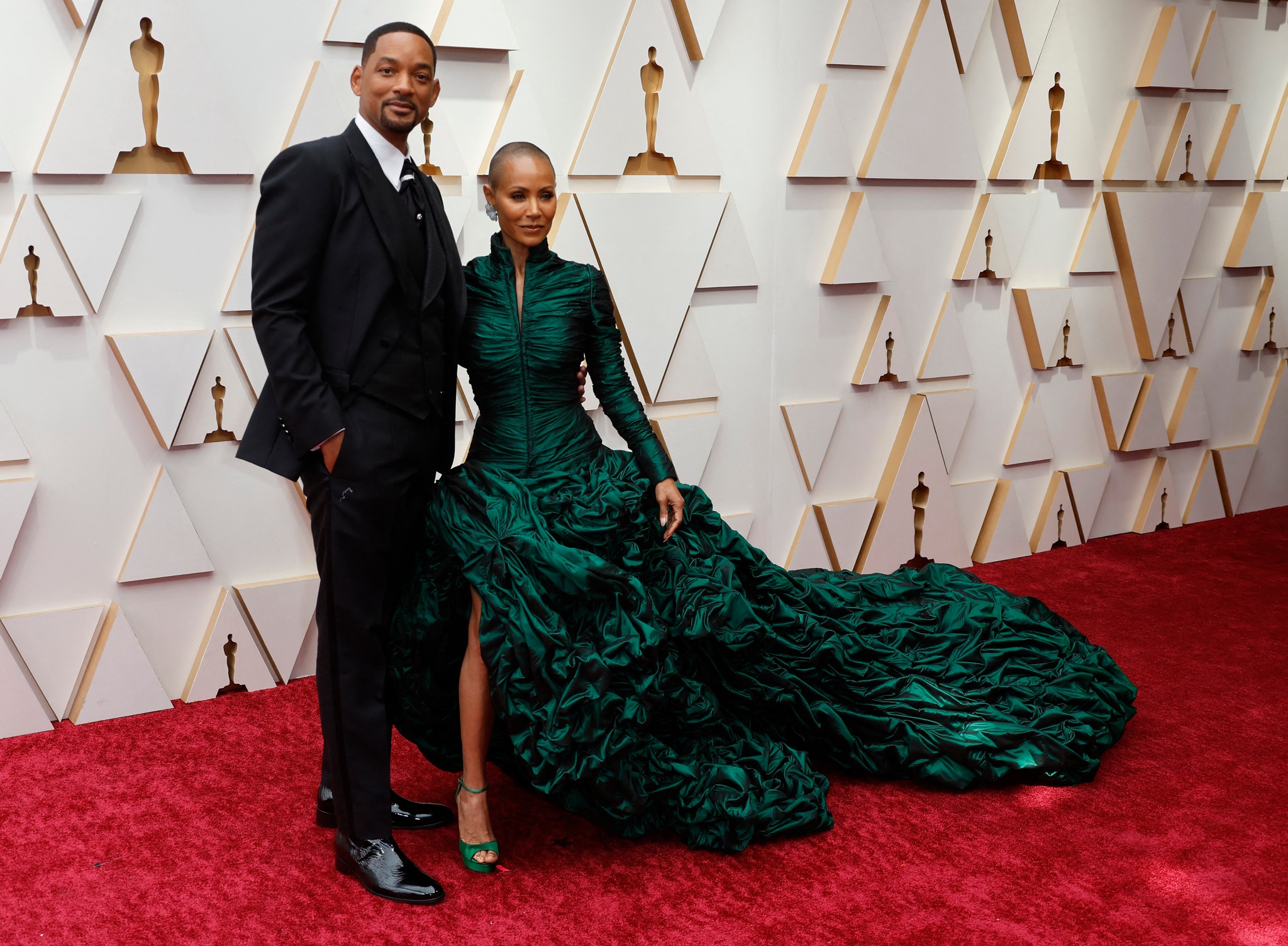 Jada Pinkett riendo tras cachetada de Will Smith (VIDEO)