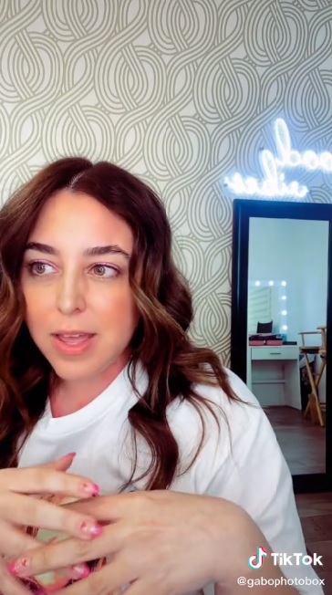 Maquillista de Belinda habla de cómo es su mamá (VIDEO)