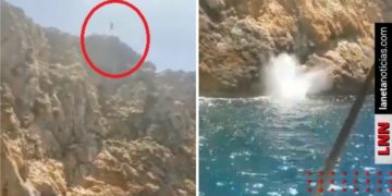 Turista salta al mar desde acantilado y muere (VIDEO)