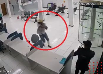 Guardia mata a asaltante de banco que quiso sorprenderlo