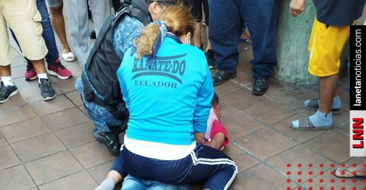 Campeona de artes marciales somete a golpeador (VIDEO)