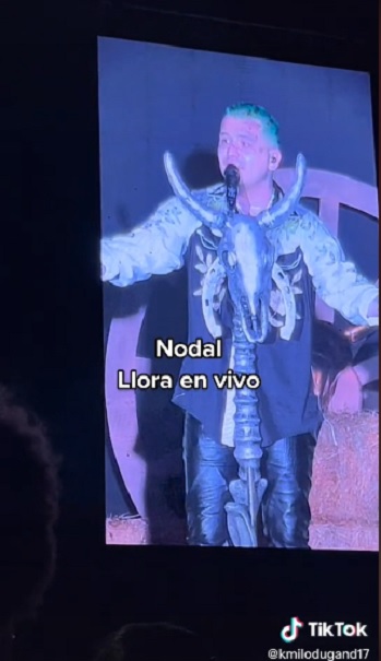 Christian Nodal llora en pleno concierto y video se viraliza