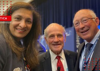 Ken Salazar participa en Conferencia de jefes diplomáticos