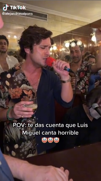 Redes critican a Diego Boneta por 'cantar horrible' (VIDEO)