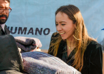 Entrega de apoyos alimentarios e invernales a 100 familias de Jardines de Oriente