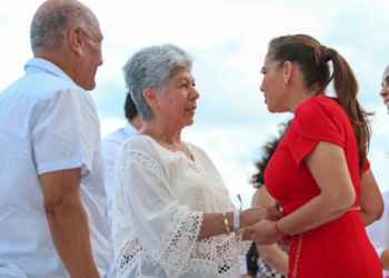 Unión de 402 parejas en Playa Marlín