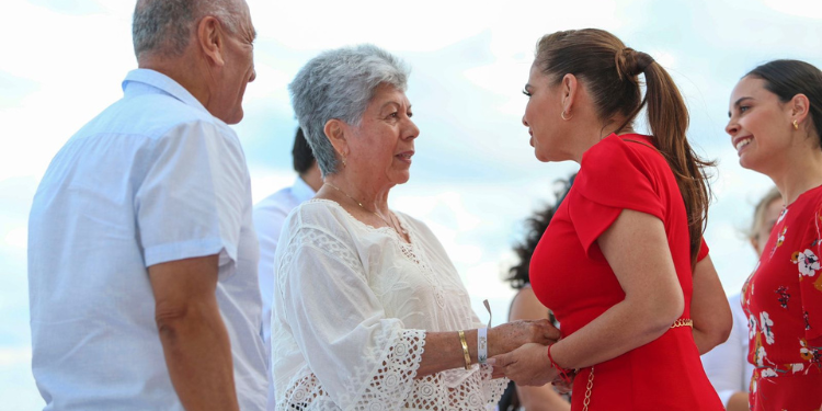 Unión de 402 parejas en Playa Marlín