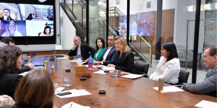 Expone Maru Campos tema migratorio en Washington