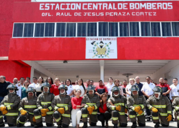 Con millonaria inversión fortalecen y equipan a bomberos de Cancún