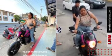 Joven compra motocicleta nueva y la destroza (VIDEO)