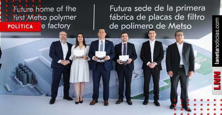 Diego Sinhue Rodríguez coloca primera piedra de empresas