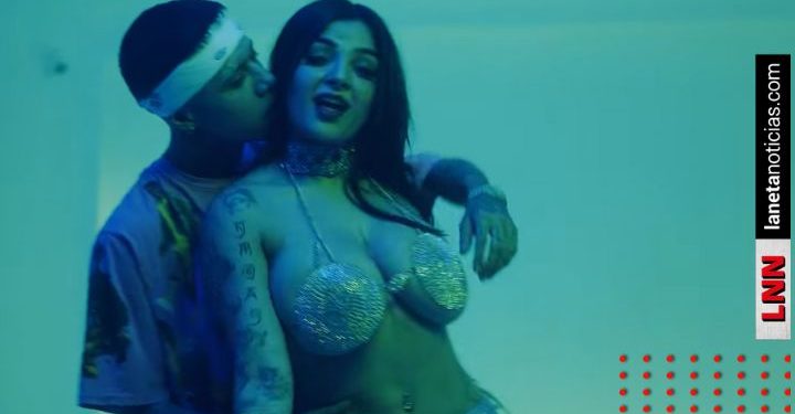 Karely Ruiz celebra debut como cantante con baño de espuma