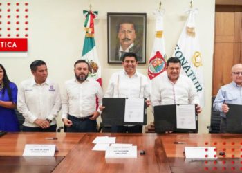 Salomón Jara firma convenio en materia turística con Fonatur