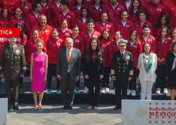 AMLO anuncia apoyo a deportistas que irán a Centroamericanos