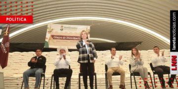 Lorena Cuéllar entrega fertilizantes para el bienestar