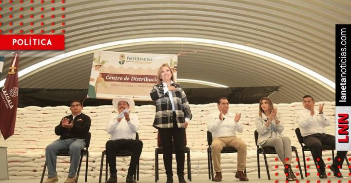Lorena Cuéllar entrega fertilizantes para el bienestar