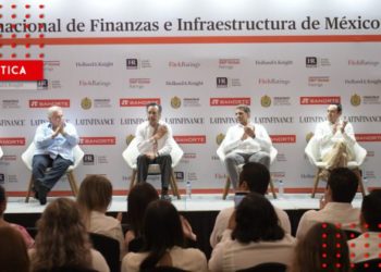 Gobernador Cuitláhuac García participa en Foro de Finanzas