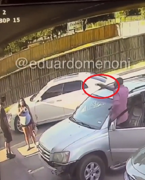Mujer embarazada dispara y mata a ladrón que atacó a esposo