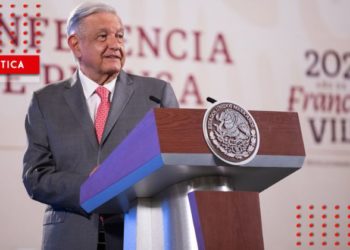 AMLO sale en defensa de nuevos libros de texto en mañanera