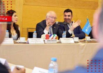 Ken Salazar da bienvenida a nueva cónsul en Nuevo Laredo