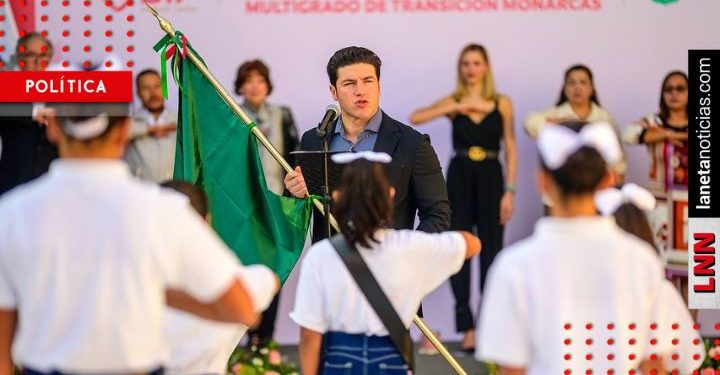 Samuel García abandera Centro Escolar Multigrado Monarcas
