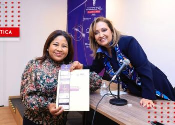 Lorena Cuéllar entrega boletos para Mundial de Voleibol