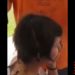 Rapa a su hija por hacer bullying a compañera con cáncer