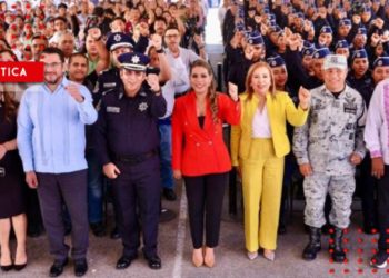 Evelyn Salgado acude a clausura de cursos policiales