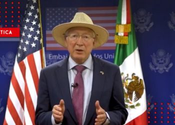 Ken Salazar se pronuncia por protección de derechos humanos