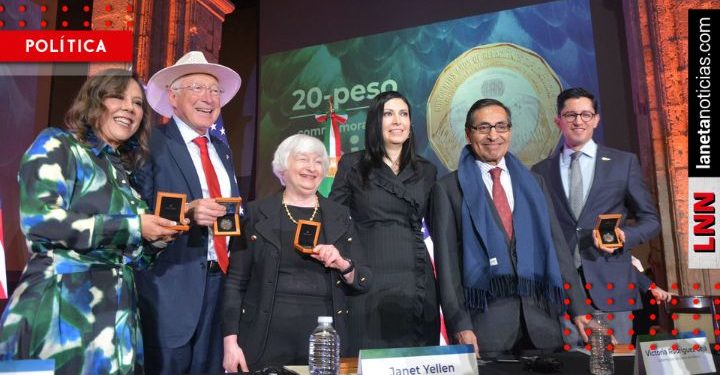 Ken Salazar recibe a secretaria del Tesoro, Janet Yellen