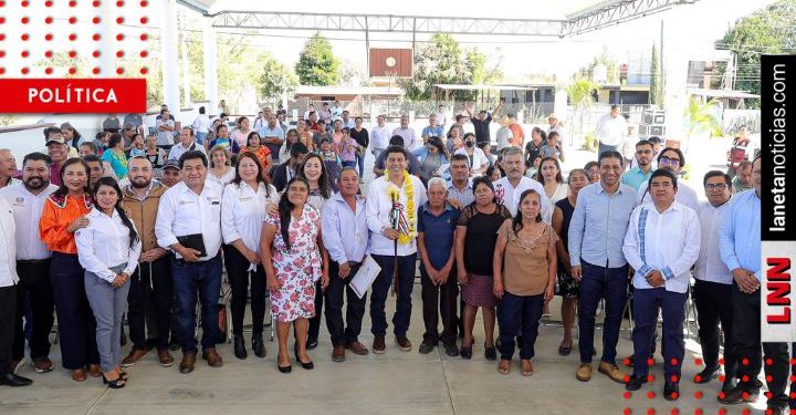 Salomón Jara lleva programas a San Jerónimo Tlacochahuaya