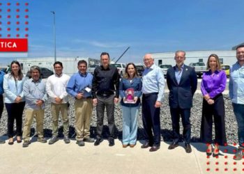 Ken Salazar resalta megainversión de Amazon en Querétaro