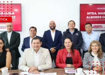 Alejandro Armenta se reúne con María Luisa Albores