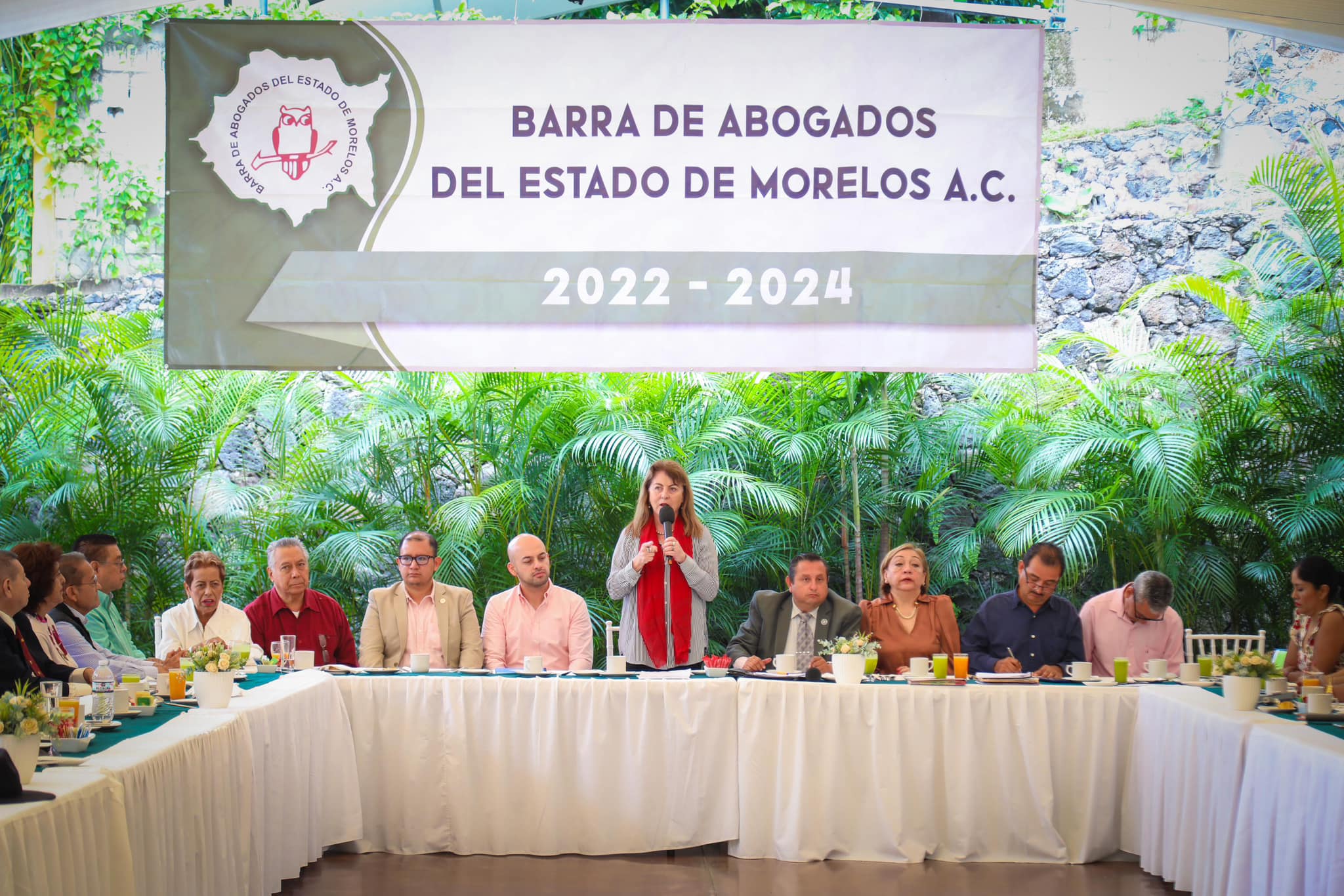 Margarita González se reúne con Barra de Abogados de Morelos