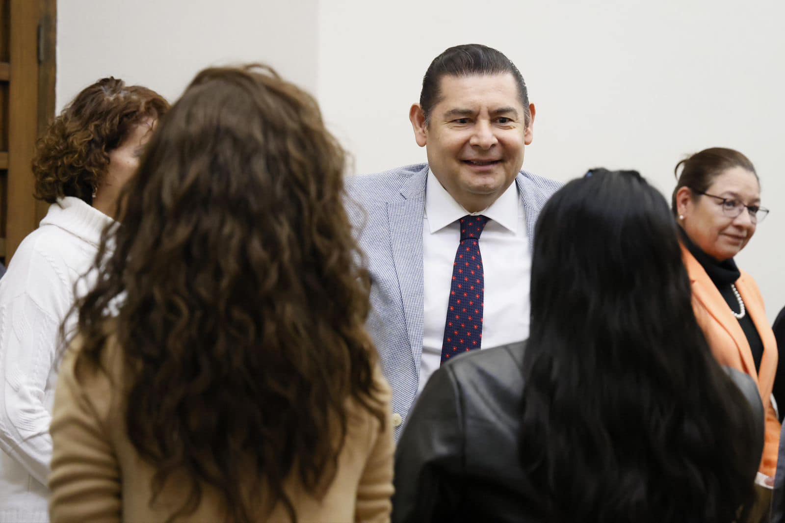 Alejandro Armenta celebra aprobación de nueva ley orgánica