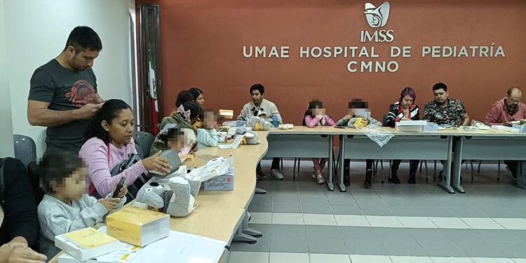 Devuelven audición a ocho niñas y niños con implantes cocleares en IMSS Jalisco