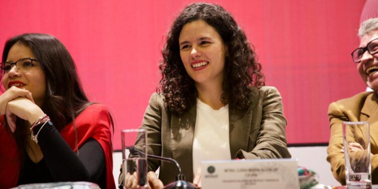 México vive un momento histórico al abrir la Reforma Electoral al debate público: Luisa María Alcalde Luján