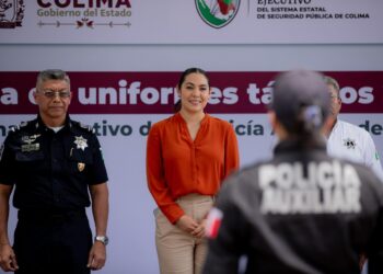 La gobernadora Indira Vizcaíno entrega uniformes a la Policía Auxiliar Estatal, con inversión de 734 mil pesos