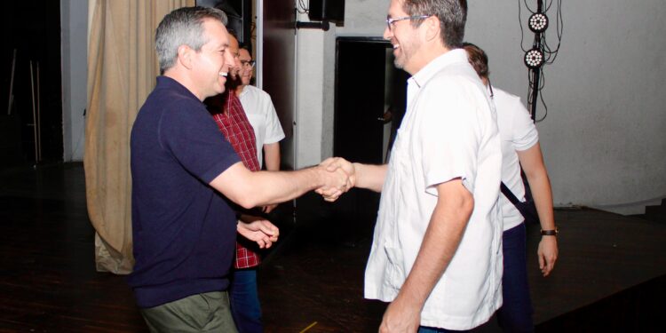 Disfrutan navojoenses obra de teatro que promueve el cuidado del agua, impulsada por Omar Del Valle Colosio