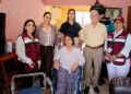 Indira Vizcaíno visita a pacientes de Operación Salud a tu Casa en Manzanillo
