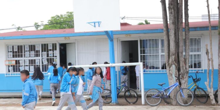 Más de 272 mil estudiantes de educación básica regresan a clases en Tlaxcala