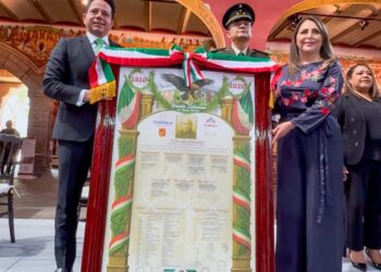 Inician celebraciones patrias en Tlaxcala con colocación de bando solemne